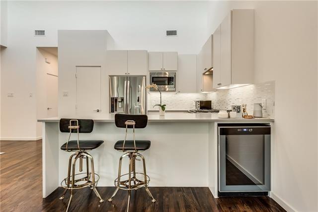 Foto del edificio - 2222 N Prairie Ave