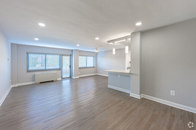 2BR, 2BA - 1088SF - Living Room - The Blairs