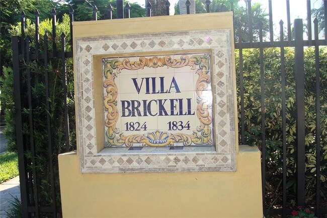 Building Photo - 1834 Brickell Ave