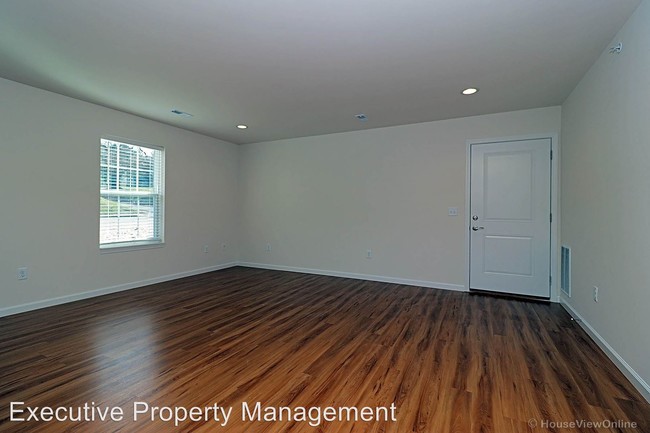 Building Photo - 2640 Hopper Rd