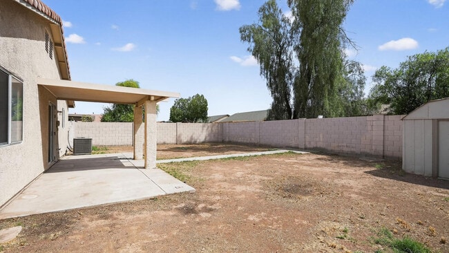 Foto del edificio - 7395 W San Miguel Ave