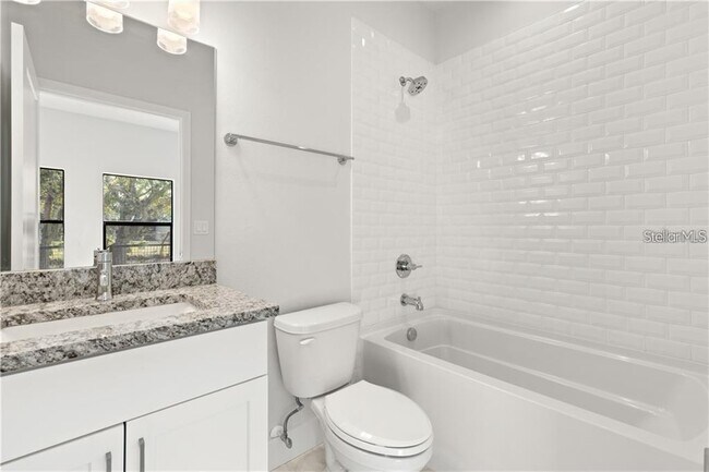 Foto del edificio - 4810 W McElroy Ave