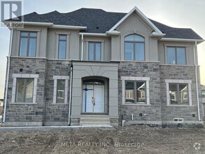 Building Photo - 598 Newlove St