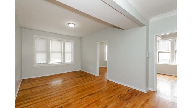 Building Photo - 3734 W Lawrence Ave