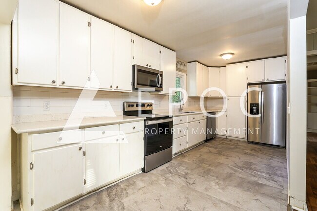 Building Photo - 3307 Amos Dr