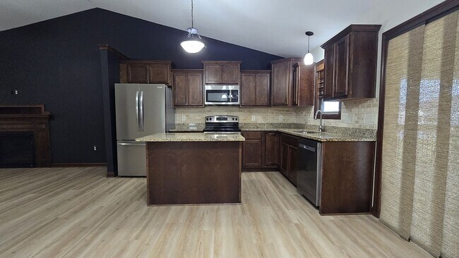 Building Photo - 1115 NW Abbie Dr
