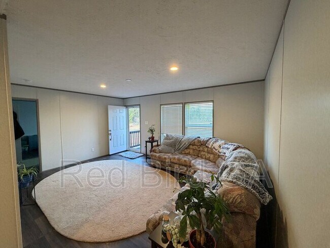 Foto del edificio - 2944 Jones Chapel Rd