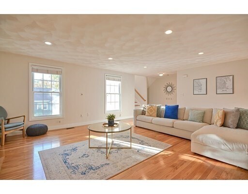 Building Photo - 36 Swains Pond Ave