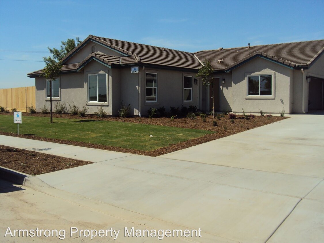 Primary Photo - 3107-3121 Bright St