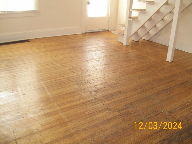 Building Photo - 221 E Callender St