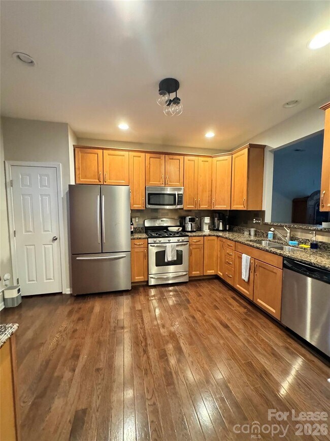 Foto del edificio - 280 W Bland St