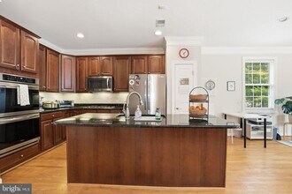 Building Photo - 3826 Elmwood Towne Way