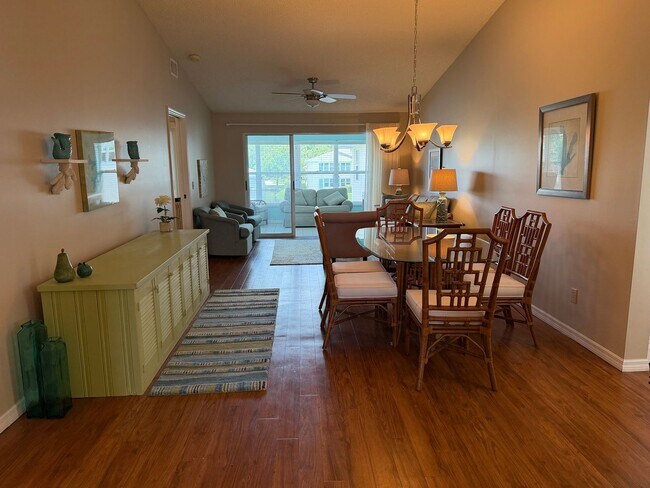 Building Photo - 675 W Lake Jasmine Cir