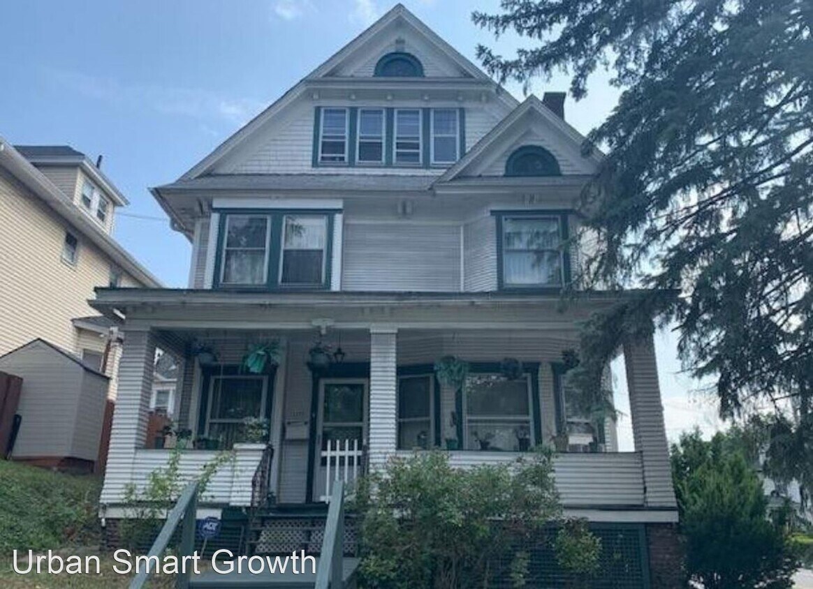 Primary Photo - 1600 Linden St