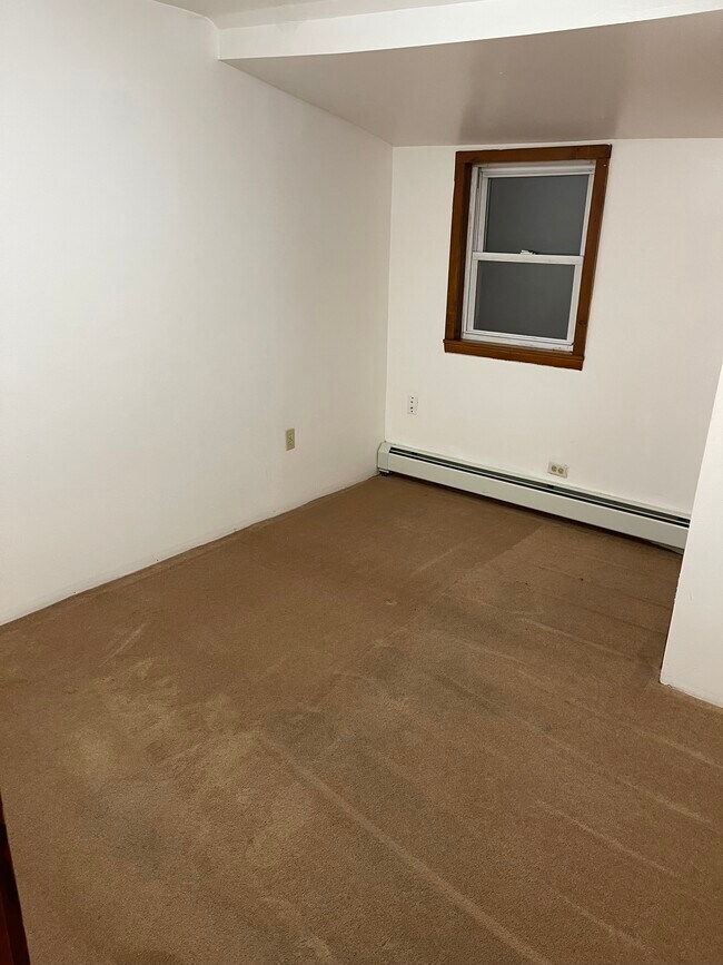 26 Center Ave, Mount Pocono, PA 18344 House for Rent in Mount Pocono