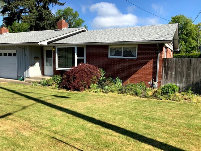 Foto del edificio - Cal Young neighborhood duplex