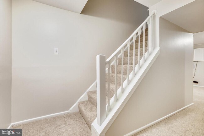 Building Photo - 17 Ingleside Ct
