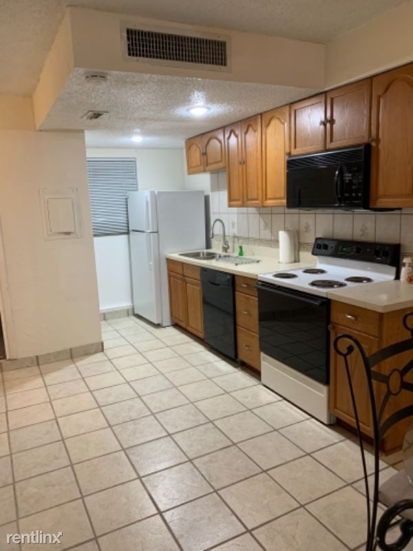 Building Photo - 715 SW 75th St