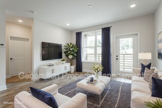 Building Photo - 2318 E Main St