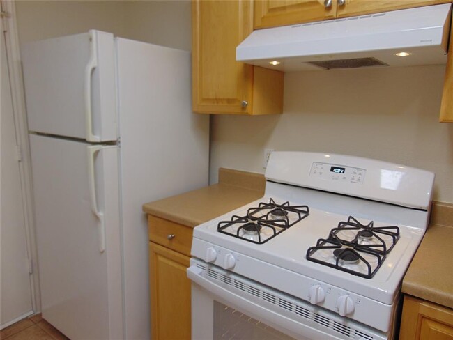 Building Photo - 9711 Curlew Dr