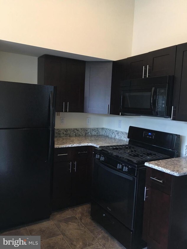Foto principal - 357 Oakwood Ave