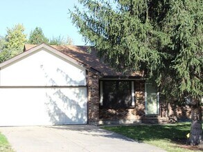 Building Photo - 1506 Yount St