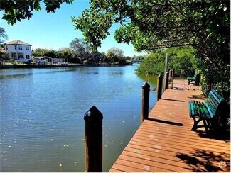 Building Photo - 850 S Tamiami Trl