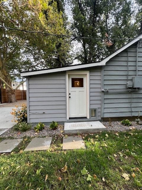 Building Photo - 2417 W Hazel St