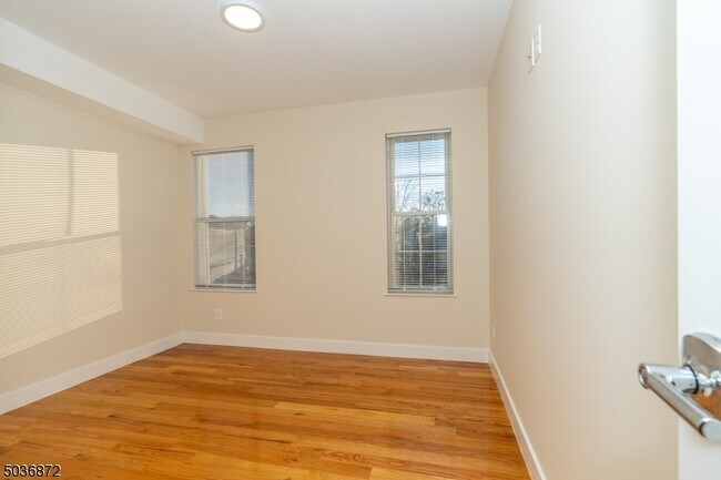 Building Photo - 35 Halleck St