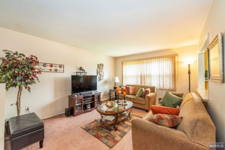 31 Hinchman Ave Unit 2A, Wayne, NJ 07470 Condo for Rent in Wayne, NJ