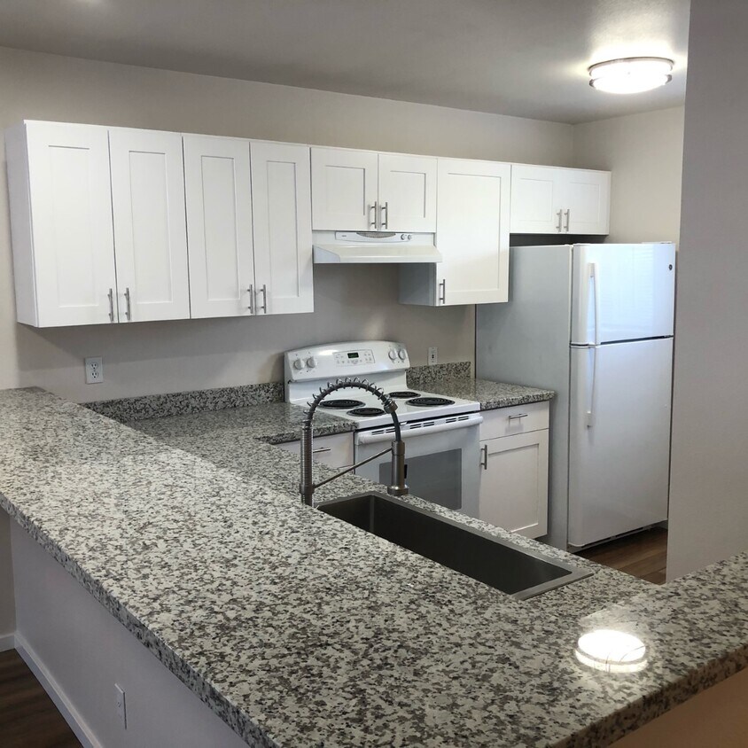 Primary Photo - 3024 21st Ave W
