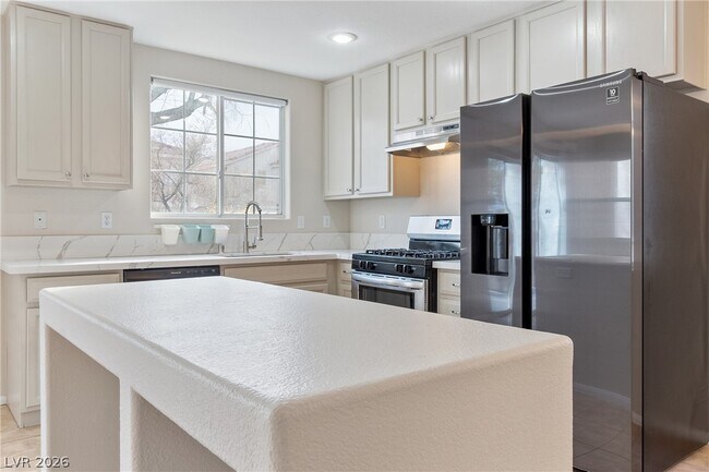Foto del edificio - 3211 Sunrise Cove Ave