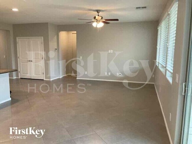 Building Photo - 22464 Via Del Oro