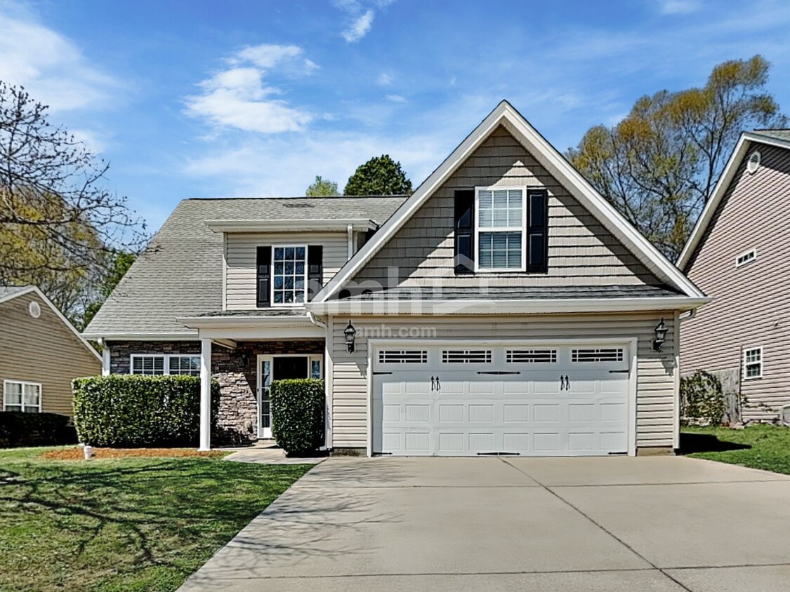 Foto principal - 200 Falling Spring Ct
