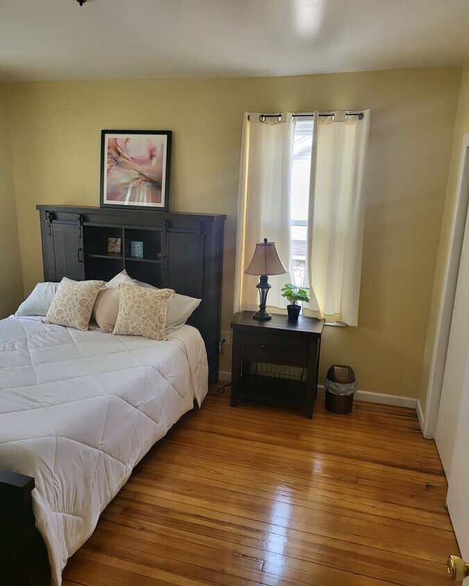BR 1 - 1371 Clinton Ave