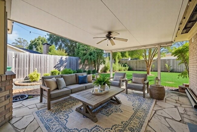 Building Photo - 9631 Philmont Dr