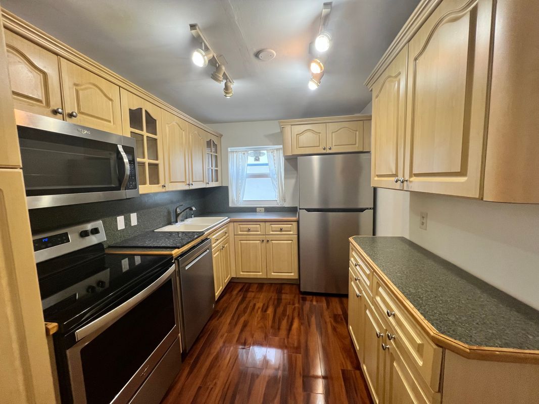 Foto principal - 245 18th St