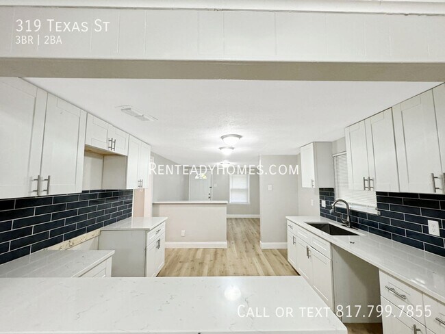Building Photo - 319 Texas St