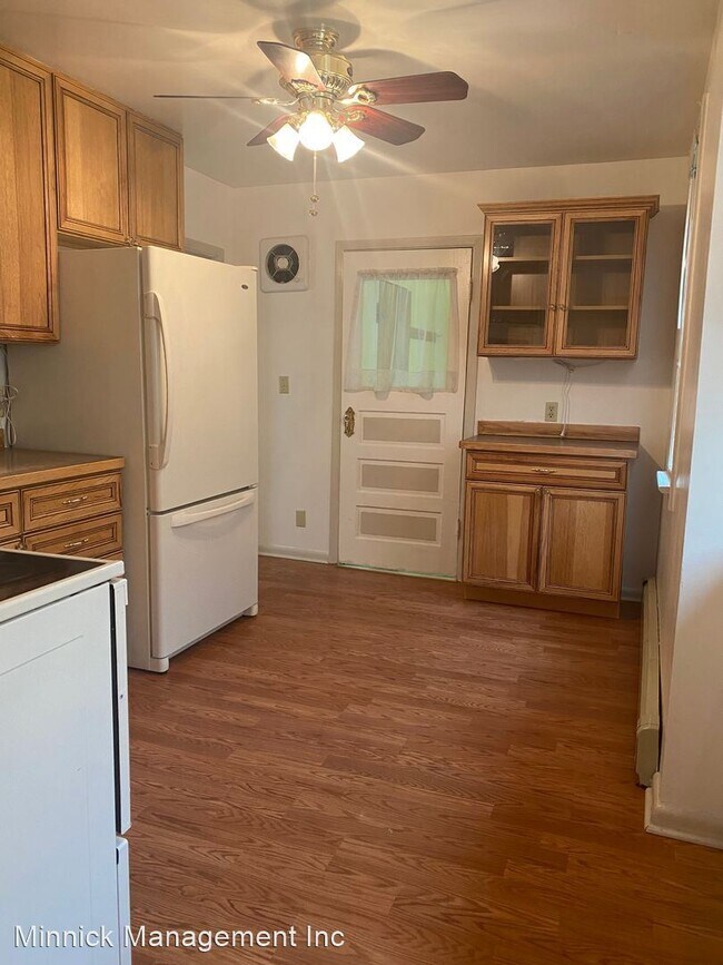 Building Photo - 4 br, 2 bath House - 410 East Aspen Street