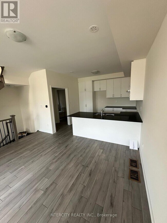 Photo du bâtiment - 23 Bluebird Ln