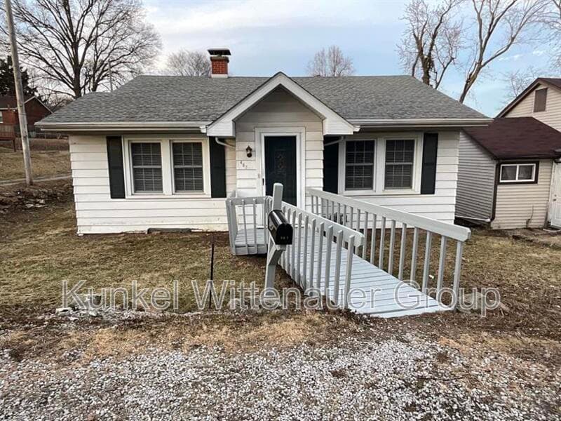 Primary Photo - 407 W Van Buren St