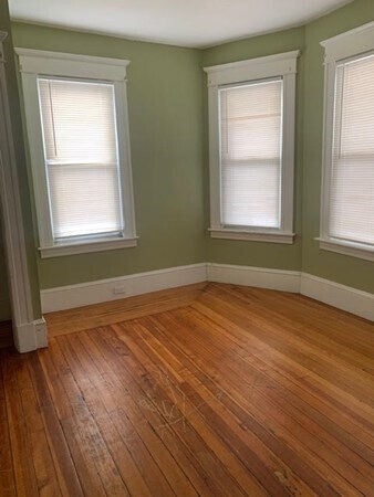 Building Photo - 7 Ledyard St