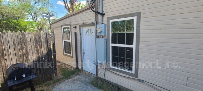Building Photo - 2111 Runnels St