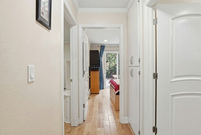 Foto del edificio - 2524 Roblar Ln