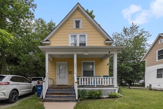 Building Photo - 827 Brookwood Pl