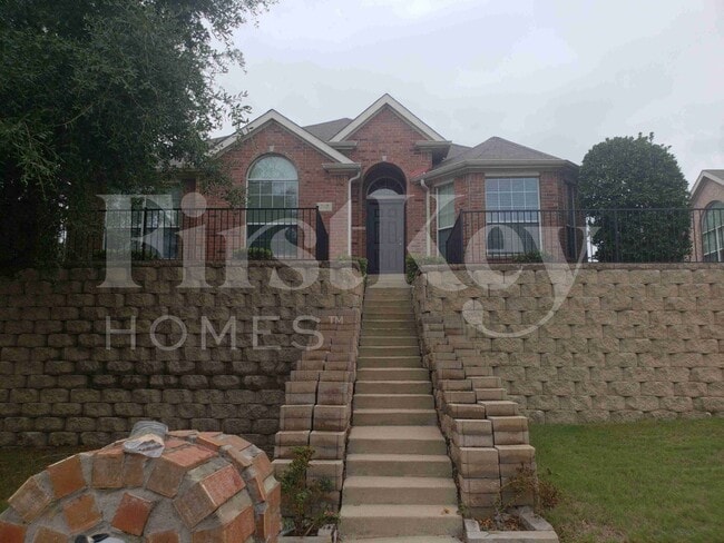 Building Photo - 707 Geary Dr