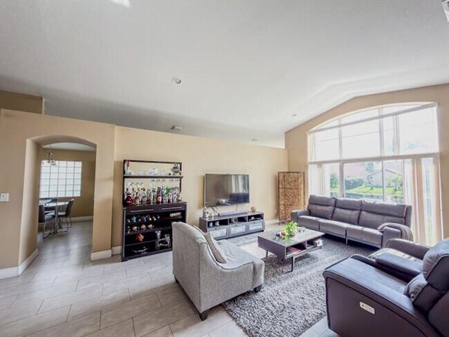 Foto del edificio - 775 NW 165th Ave