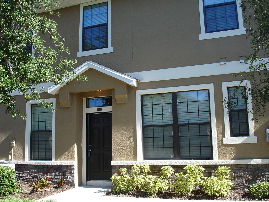 5739 Kingletsound, Lithia, FL 33547 Townhome Rentals in Lithia FL