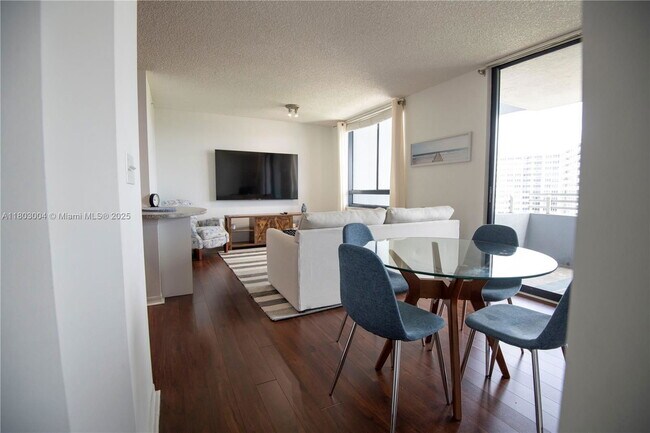 Foto del edificio - 1330 West Ave