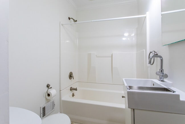 Photo - 1541 Sagamore Dr NE House